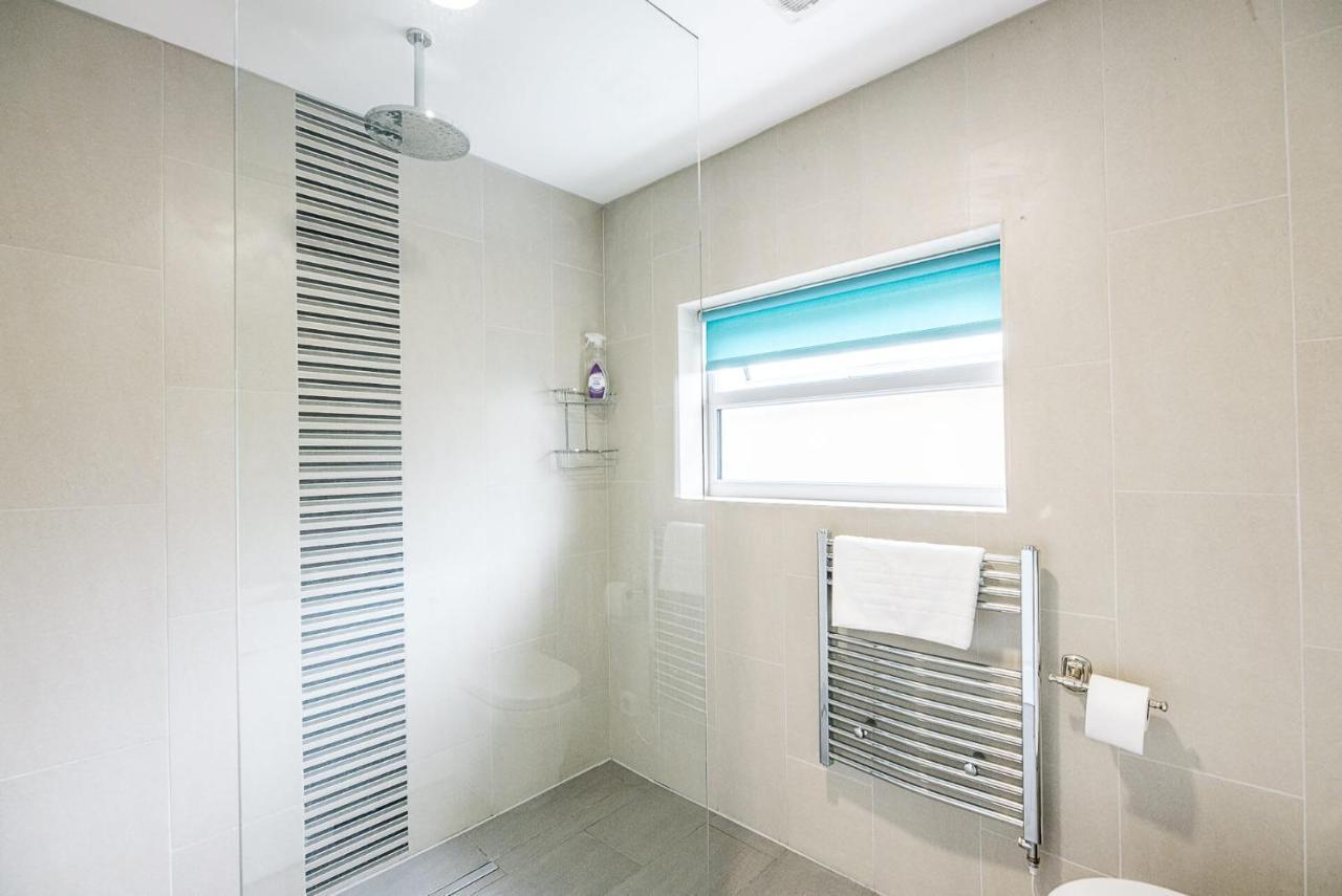 Grove Farm Bungalow With Swimming Pool, Dallinghoo วูดบริดจ์ ภายนอก รูปภาพ